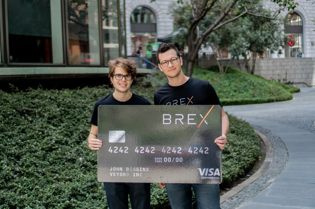 Brex vs Ramp: Choosing the Right Bank Brex cards